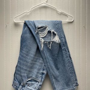 American Eagle mom jean